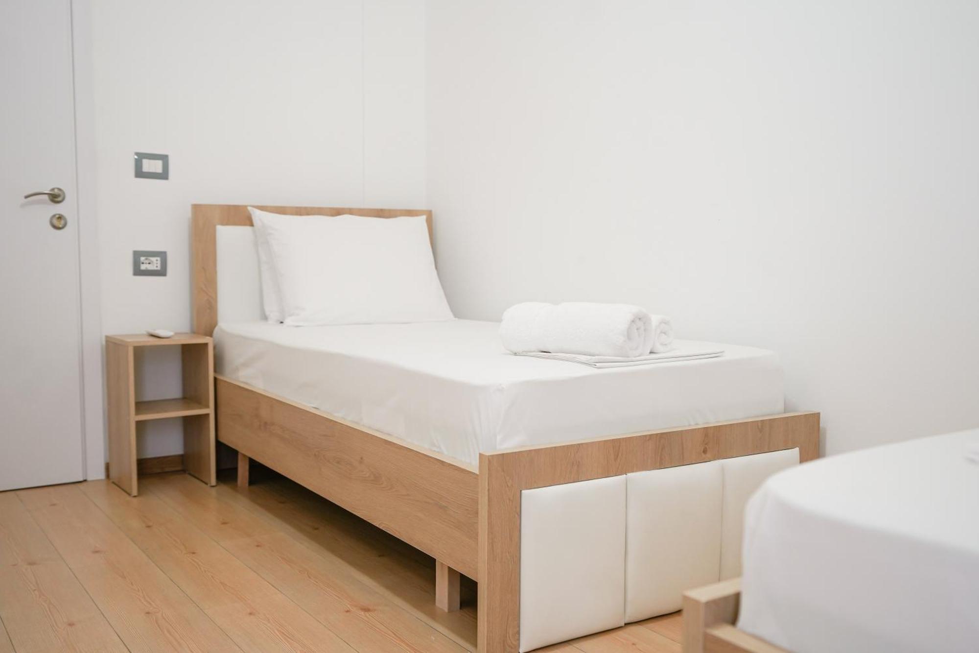 Ora Apartments Gjirokastra Kültér fotó